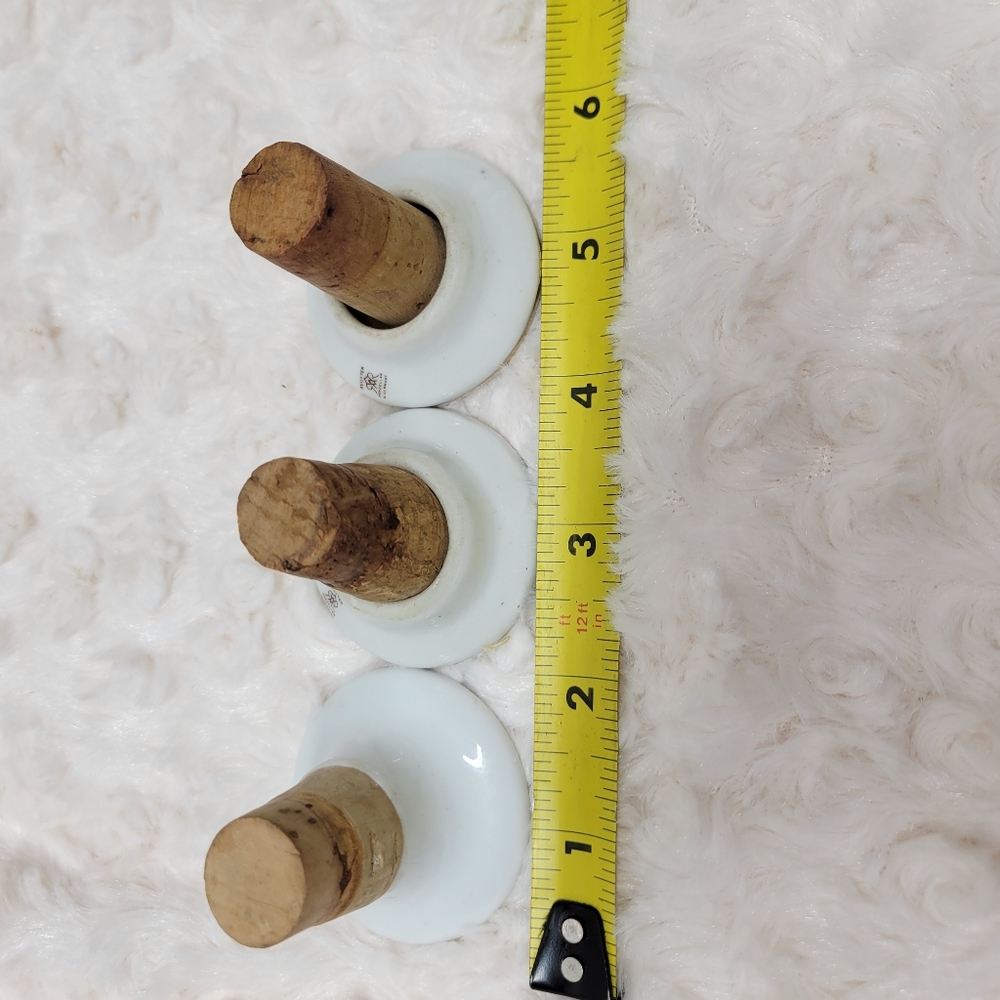 SOLD                                         Set of 3 vintage bottle stops/corks - Picture 11 of 11
